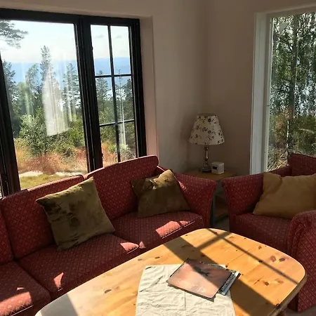 Fjara Sleeps 22 In 6 Bedrooms *