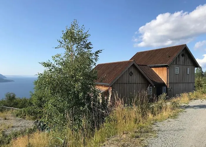Villa Fjara Sleeps 22 In 6 Bedrooms Ulven (Stange)